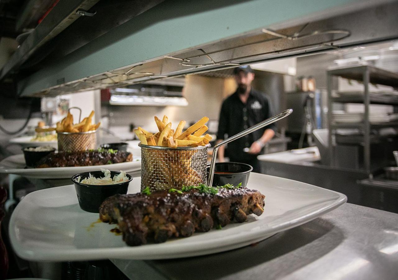 Auberge Chez Bass Hotel Sainte Anne-des-Chênes