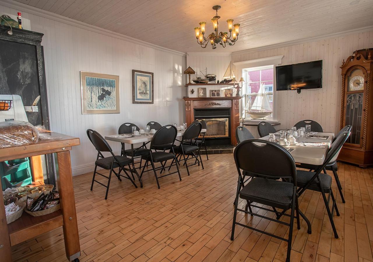 Auberge Chez Bass * Sainte Anne-des-Chênes